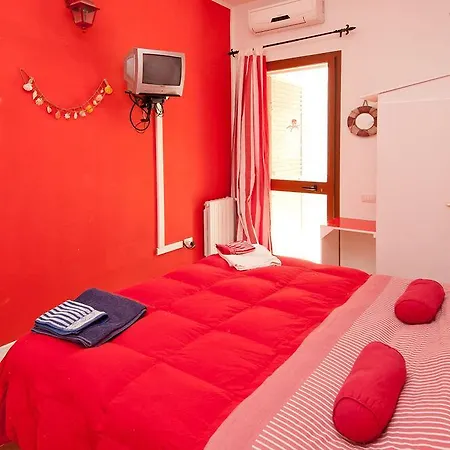 Mistral Marina Piccola Πανσιόν 2*